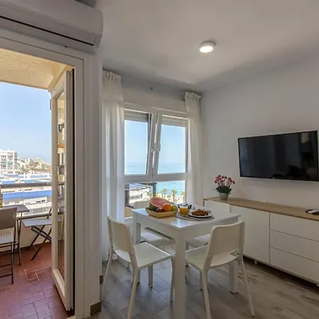 Aloha Playa With Sea Views In Front Of The