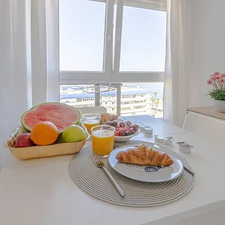Lejlighed Aloha Playa With Sea Views In Front Of The